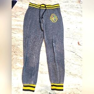 Harry Potter Hogwarts Crest Joggers S Gray Fleece Pants Yellow Trim Unisex